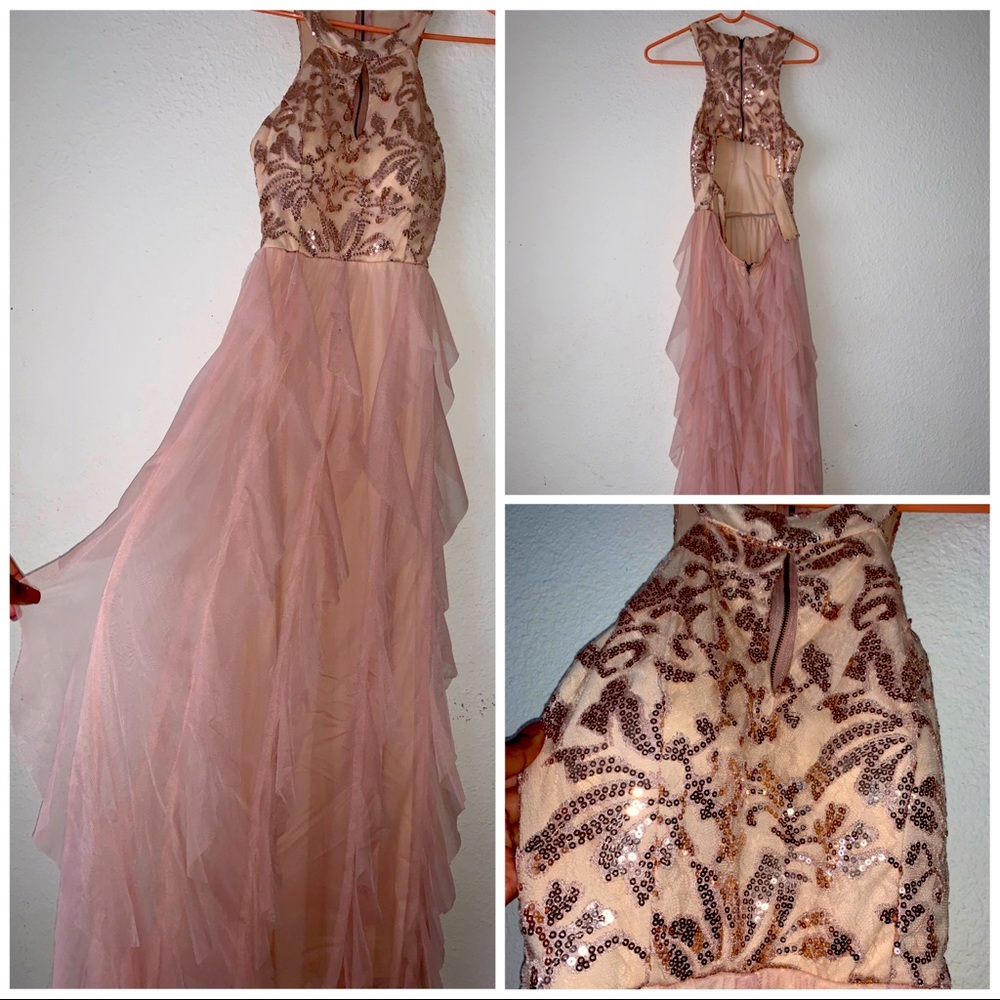 *SOLD* 💗LIGHT PINK RUFFLE PROM DRESS💗